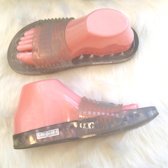 Puma FENTY Ladies Clear Jelly Slides Size 6.5 - Picture 2 of 9